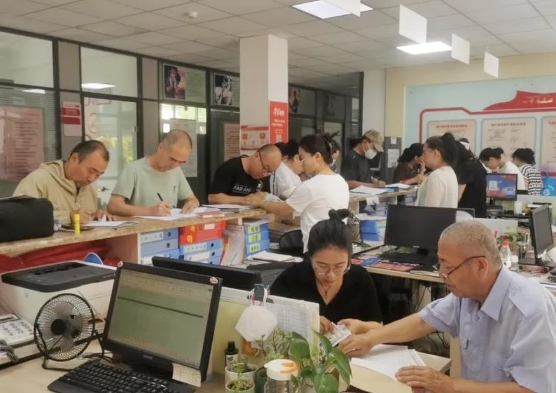 广泛宣传+建档认证+入户代办，太原尖草坪区汇丰街道兴华东社区助力高龄老人享补贴！