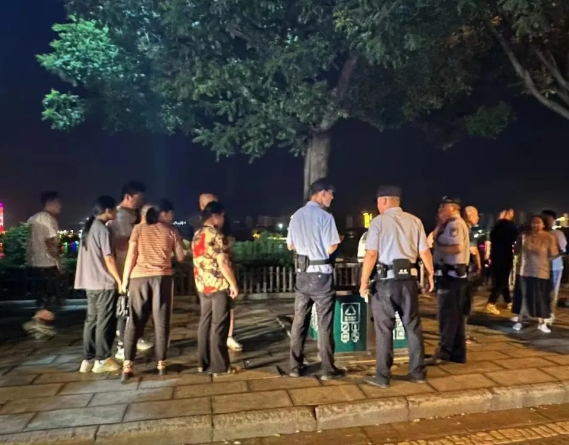 长治一男子欲跳河轻生，民警救人又“救心”！