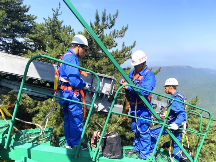 灵石县石膏山索道站组织开展安全综合应急救援演练活动