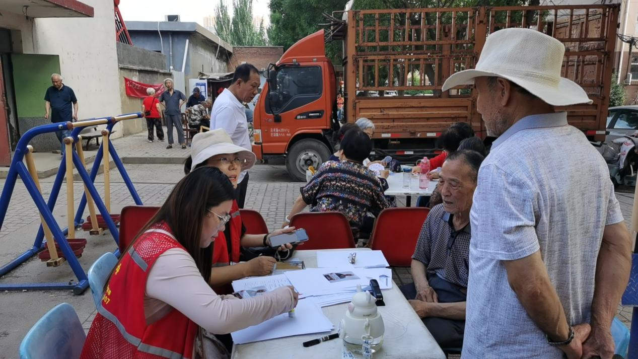 太原万柏林区小井峪街道：高龄津贴惠民生  帮办代办暖人心