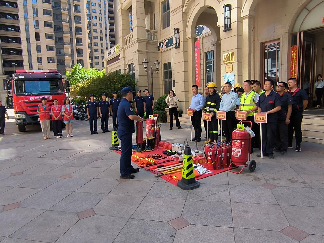 太原万柏林区兴华街道滨体社区组织开展“安全生产月”系列宣传活动