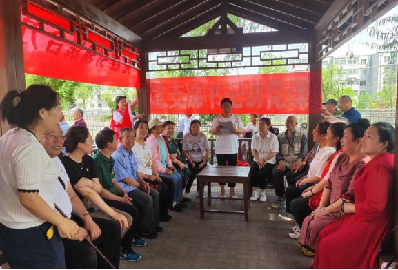 太原万柏林区河涝湾社区党委“党建引领聚合力  党群同心庆七一”主题党日走进小区系