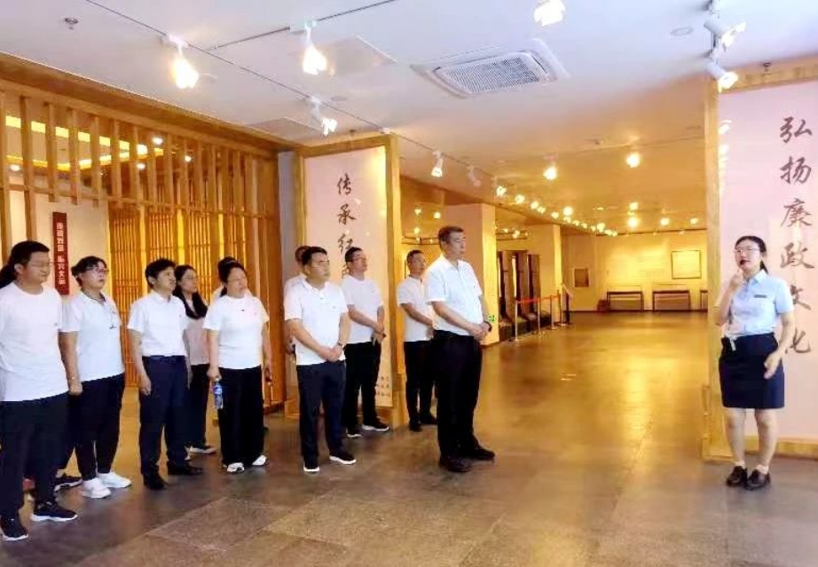 太原尖草坪区向阳镇赴双塔博物馆廉政教育基地开展主题党日活动