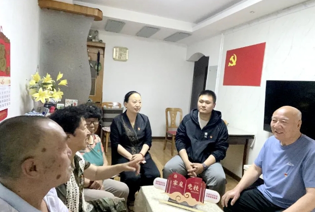 太原尖草坪区汇丰街道槐园社区：创新“家庭党校”党员教育新模式