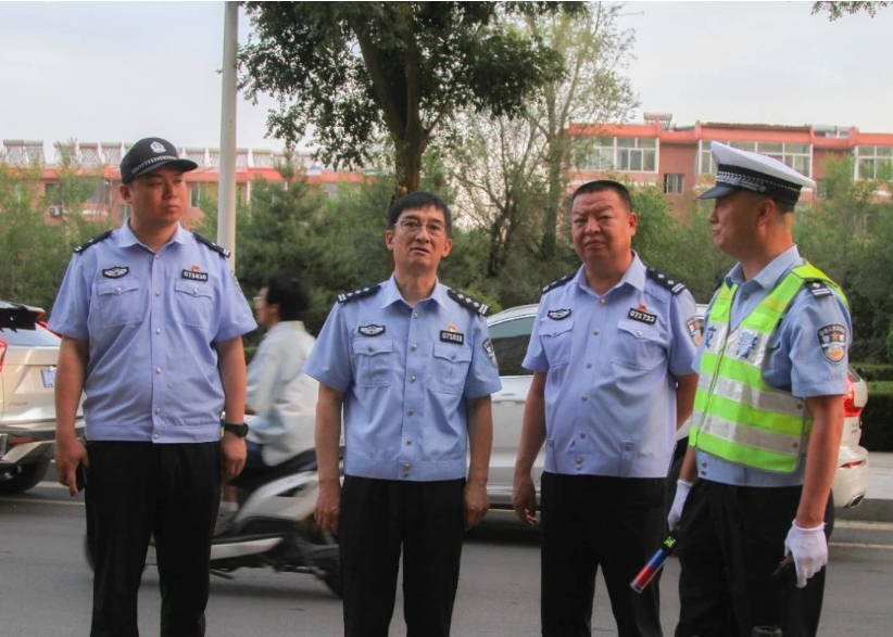 忻州原平副市长、公安局长郑锦绣同志督导检查夏夜治安巡查宣防集中统一行动