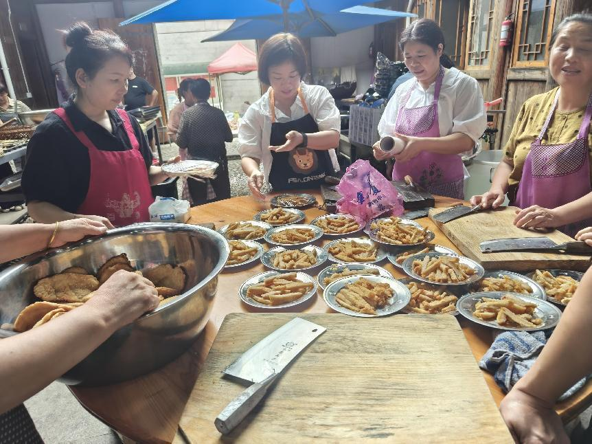 浙江：龙南乡凤阳村一年一度的迎神节在龙泉市举行