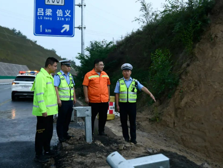 吕梁交警支队国道209大队召开“两节”假期道路安全保通联勤联动部署会