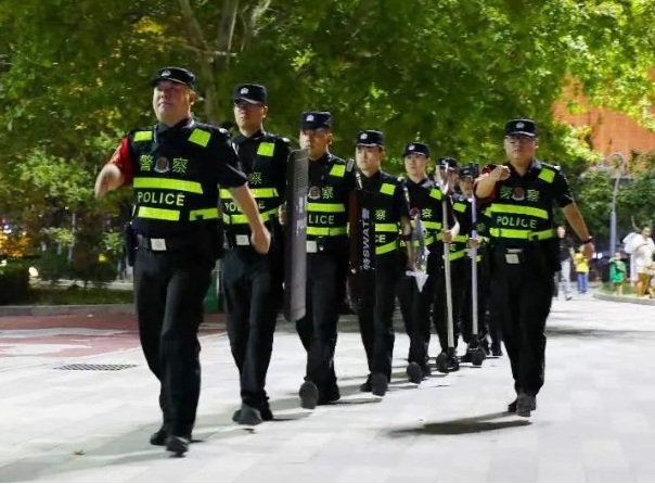 临汾洪洞公安：巡查宣防 守护小城安宁