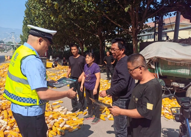 临汾尧都区：交通安全进农村 奏响秋季“安全号”