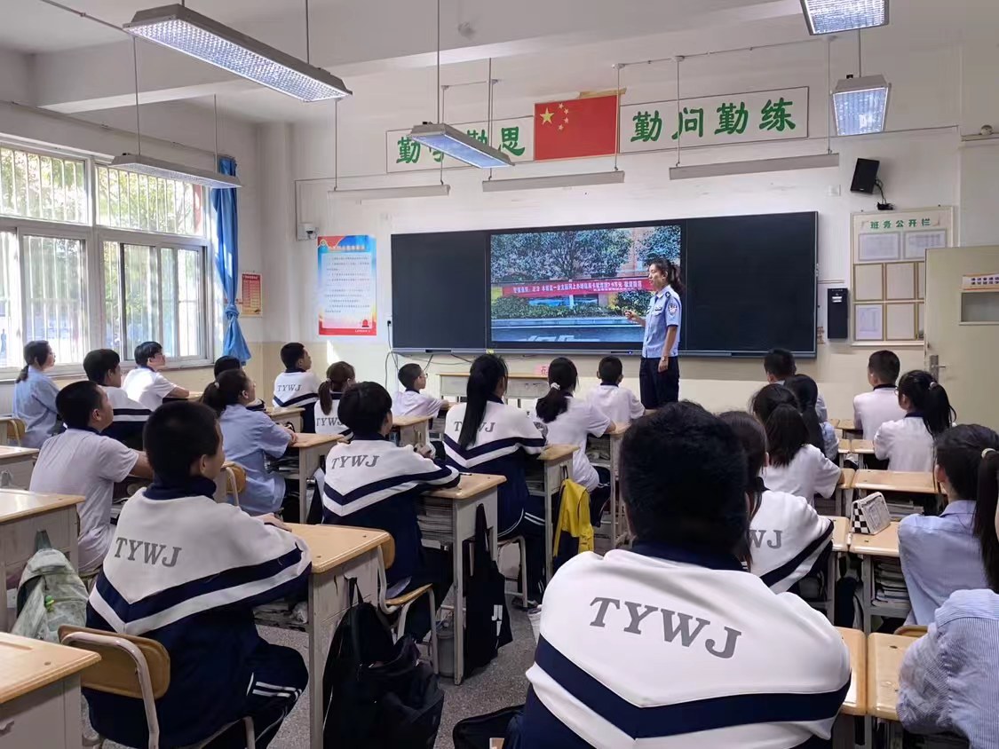 太原公安尖草坪分局迎新街派出所：反诈宣传进学校