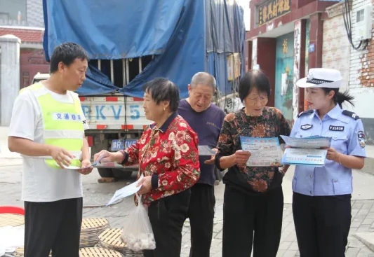 长治壶关交警：“交警+劝导员”“小叮嘱”守护农村“大安全”