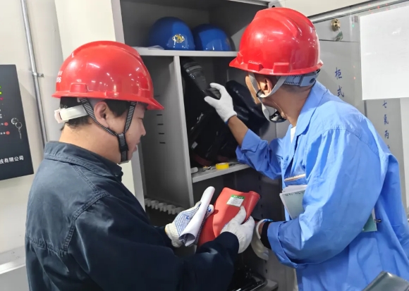 国网太原市滨河供电公司：护航奥莱周年庆 服务百姓欢乐购
