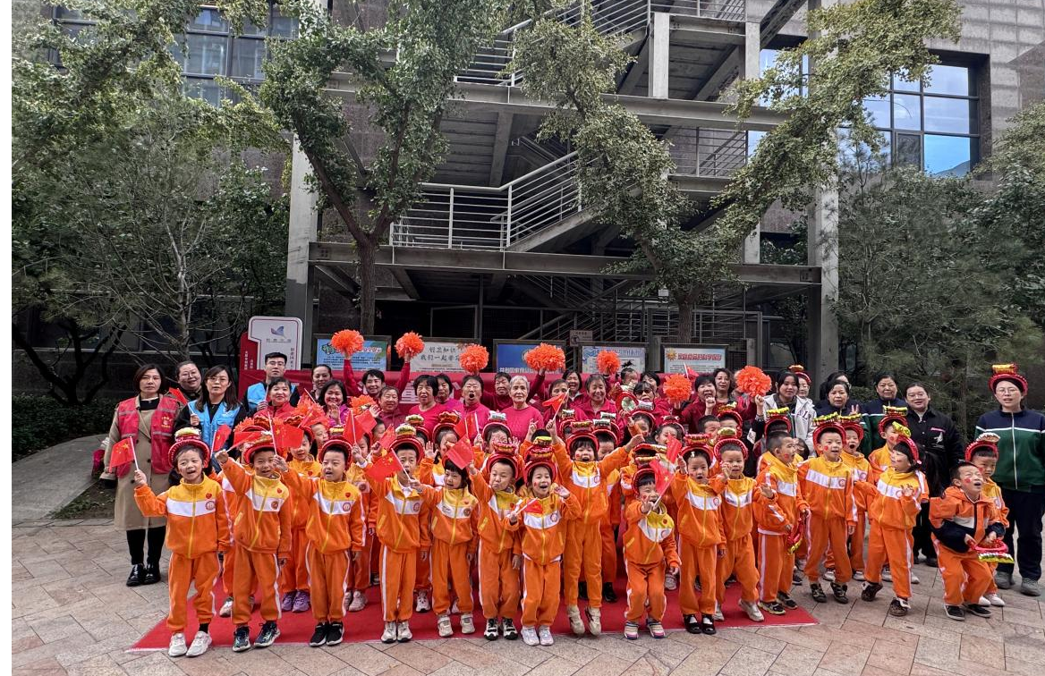 红歌润童心  共唱祖国好——太原万柏林金玉社区开展迎国庆文艺汇演活动