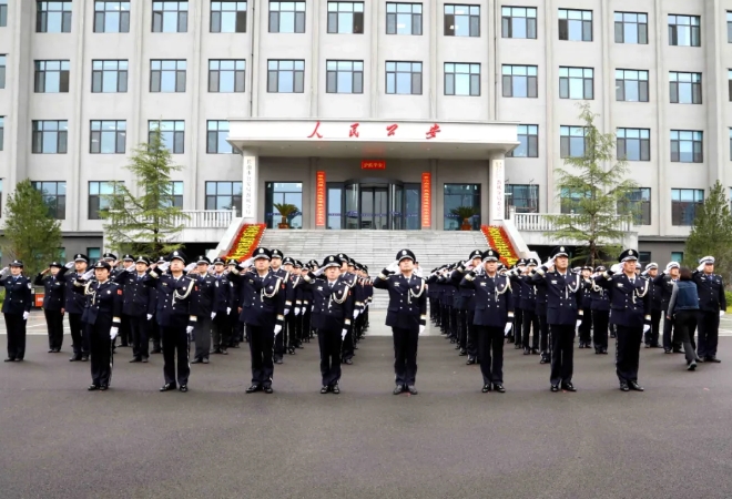 迎国庆、升国旗！长治潞城公安举行升旗仪式