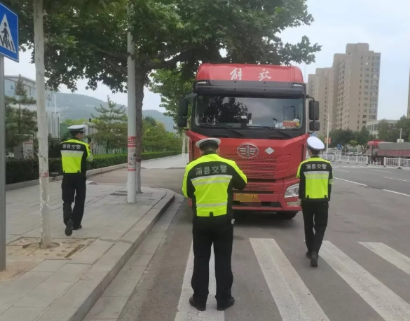 临汾蒲县公安局交警大队持续开展城区交通秩序专项整治行动