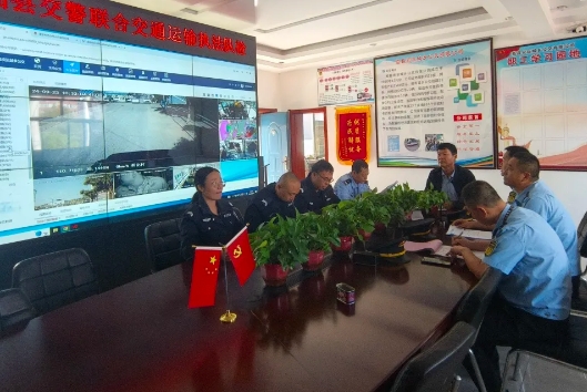 吕梁临县交通运输综合行政执法队联合临县交警大队车管所开展国庆节前重点企业安全大检