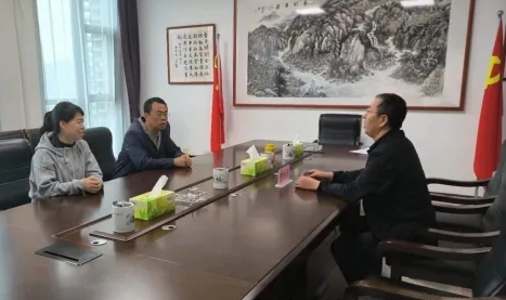 吕梁市场监督管理局领导慰问因公牺牲党员干部家属