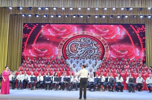 太原尖草坪：这场演出超精彩，超十万人在线观看！