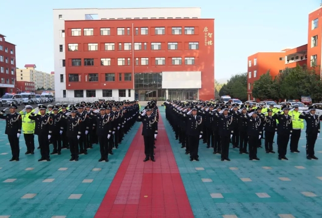 太原娄烦县公安局举行2024年“迎国庆、贺华诞”升国旗仪式