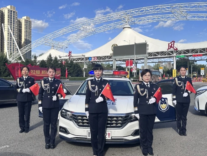 山西高速交警一支队隆重举行“同升国旗、同唱国歌”仪式