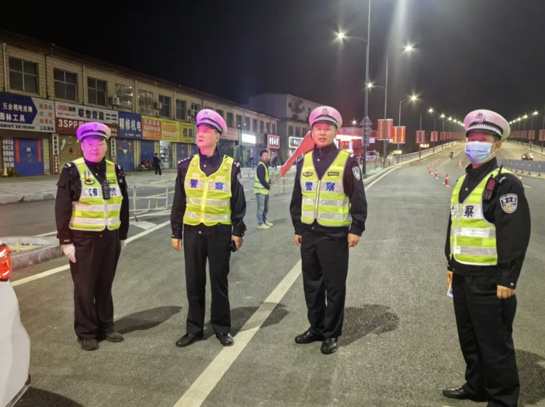 别样“警”色护平安   临汾公安交警用坚守向祖国告白