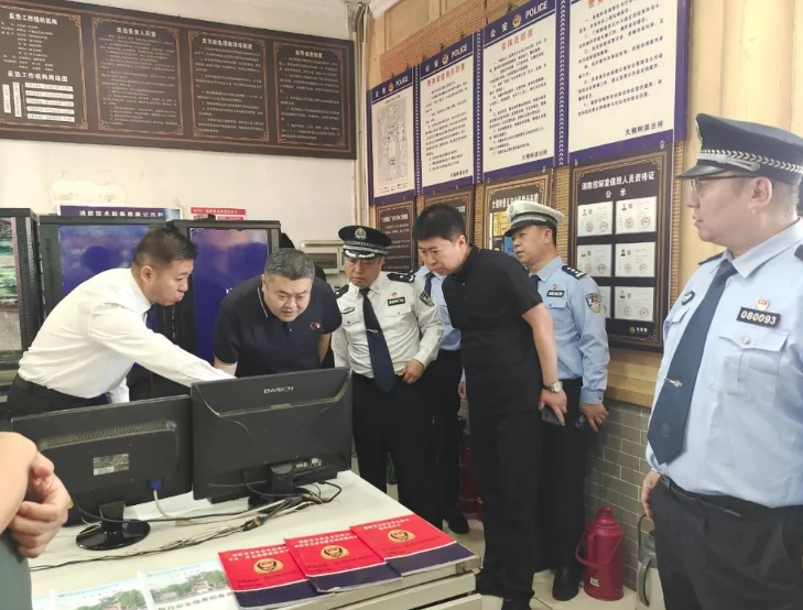 临汾市公安局党委委员、政治部主任李晓斌深入洪洞督导检查国庆安保工作