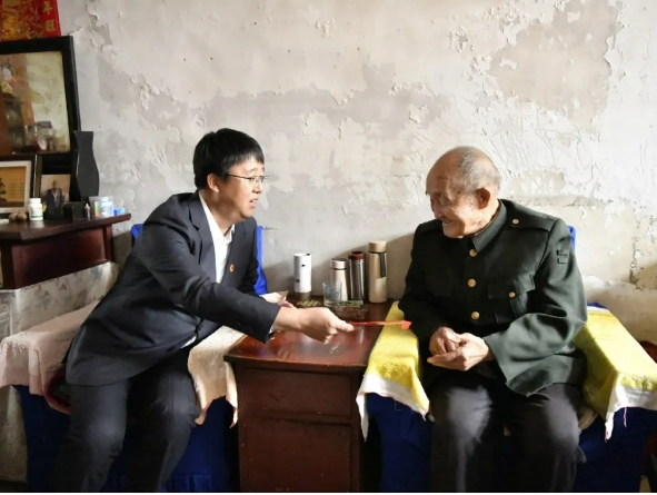 晋中灵石县县长陈昉开展国庆节前走访慰问活动