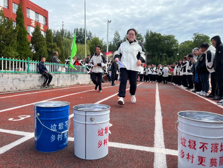 晋中灵石：庆丰收迎国庆  农民运动会“趣”味乐翻天