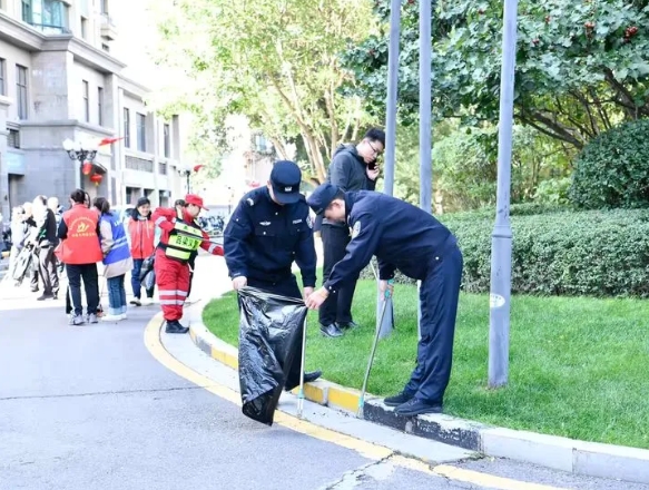 吕梁离石公安：坚守献礼国庆  忠诚守护平安