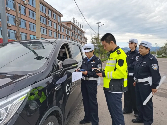 吕梁交城交警圆满完成国庆假期交通安保工作