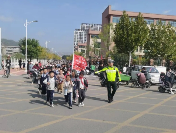 临汾蒲县公安局交警大队持续开展城区整治行动