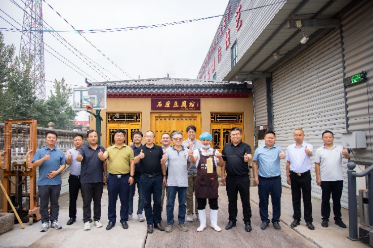 富士康郑州科技园考察团走进郑州航空港区洧川镇开展调研座谈活动1612.png