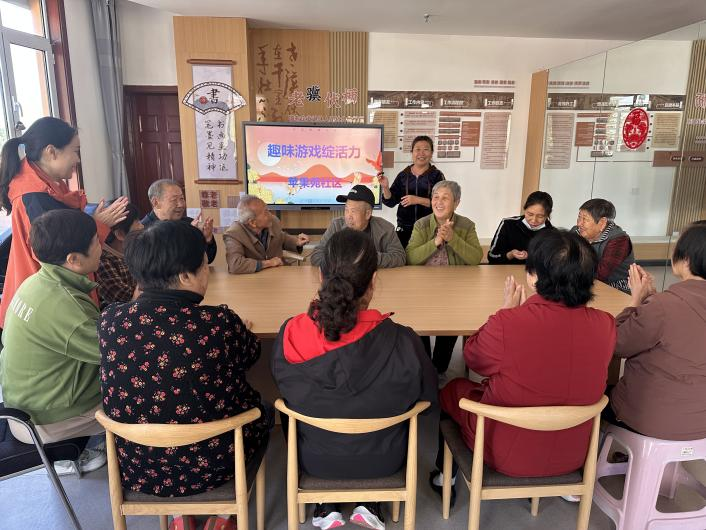 太原万柏林区杜儿坪街道：金秋十月欢度重阳  孝老敬亲爱满社区