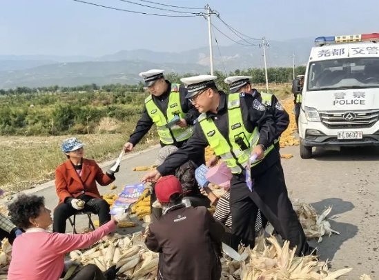 临汾尧都：交通安全精准宣传  守护“一老一小”不缺位