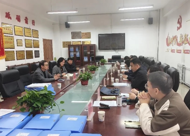 吕梁市语委办专家组到吕梁学院附中检查语言文字工作