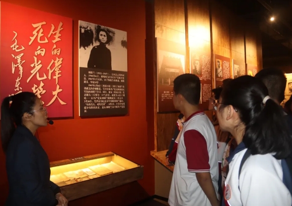 探寻红色记忆，弘扬吕梁精神 ——吕梁一中举行2024级新生红色研学活动