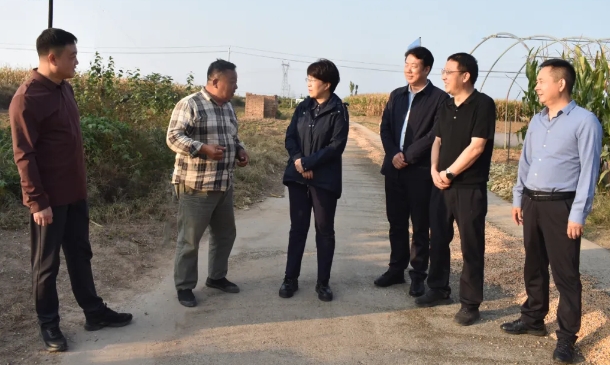 临汾霍州：李青雁在辛置镇检查指导秸秆禁烧工作