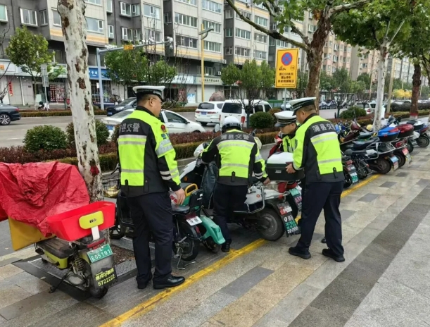 临汾蒲县公安交警开展城区道路交通秩序集中整治行动