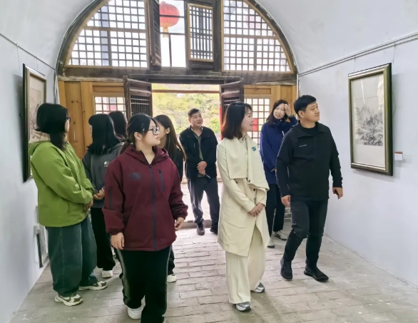 华北理工大学艺术学院师生孙家沟写生作品展在临县谢永增艺术馆盛装启幕