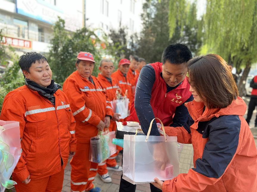 太原万柏林区长风西街街道：做温暖的传递者，致敬最美“橘”光