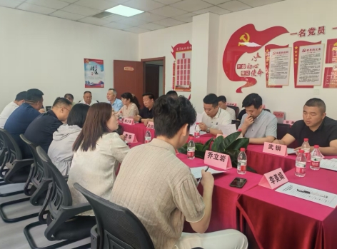 太原万柏林区工商联召开“万企兴万村”行动暨促消费稳增长调研座谈会