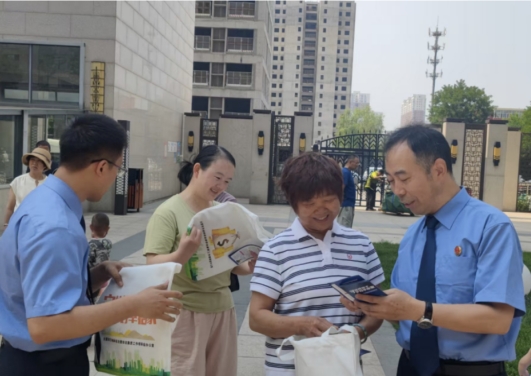 太原万柏林区人民检察院开展宣传活动为居民“钱袋子”保驾护航