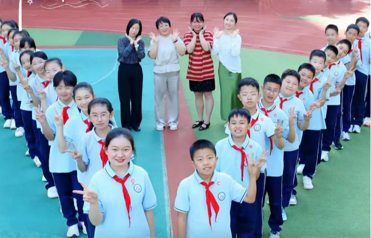 镌刻成长印记  奔赴星辰大海——太原万柏林区长风实验小学六年级毕业班