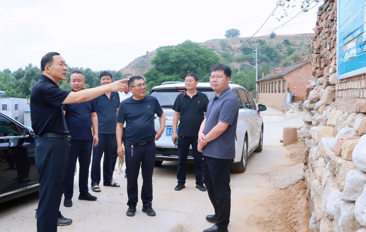 忻州静乐县长居清平调研防汛抗旱和地质灾害防治工作