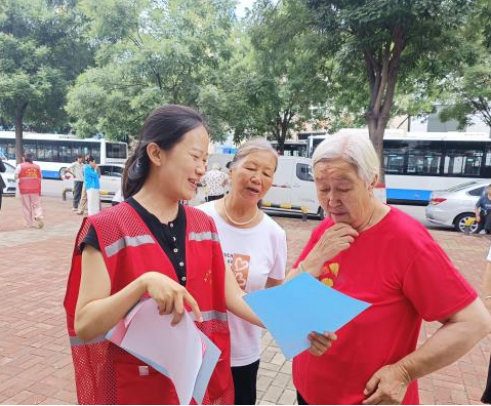 太原万柏林区王化街道开展小暑节气宣A传活动