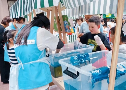 太原迎泽区老军营街道新南一社区：环保集市体验“零废弃”生活