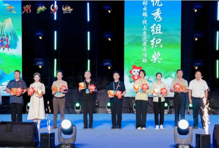 山西省农民代表队荣获大地流彩·2025年全国和美乡村“村舞”一等奖