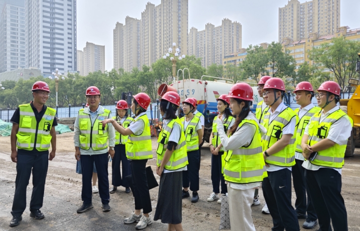 太原市政集团机关党总支开展“党建进工地  匠心筑精品”观摩交流活动