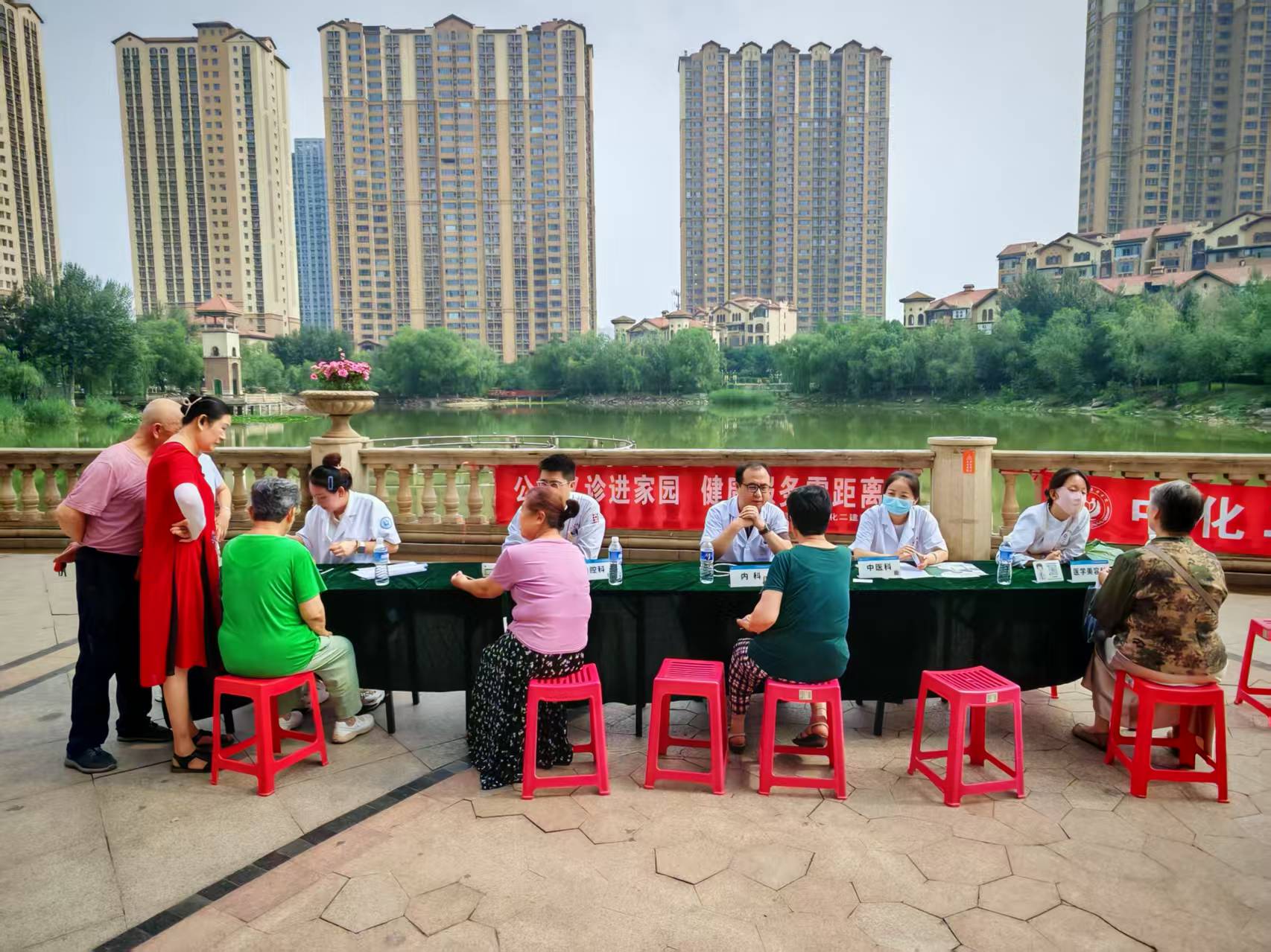 太原晋源区：义诊活动进兰亭  健康服务零距离