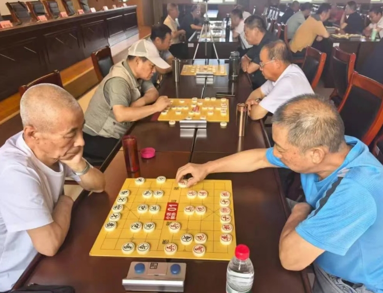 太原小店区举办老年象棋业余公开赛